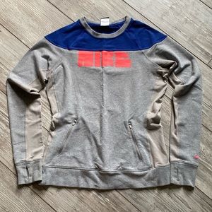 GREAT CONDITION NIKE CREWNECK SWEATSHIRT.